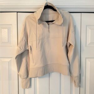 Women's Cream Pullover Cropped Sweatshirt